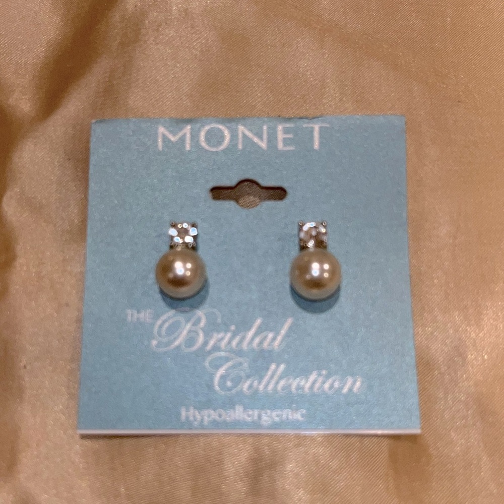 NWT Monet Bridal Collection Hypo-Allergenic Pearl Stud Earrings